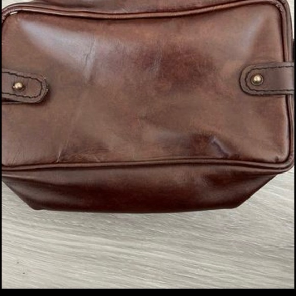 Pottery barn saddle leather toiletry case with initial S - Picture 4 of 6